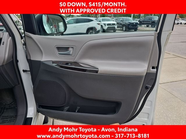 2017 Toyota Sienna XLE Premium 8 Passenger