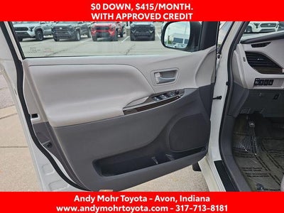 2017 Toyota Sienna XLE Premium 8 Passenger