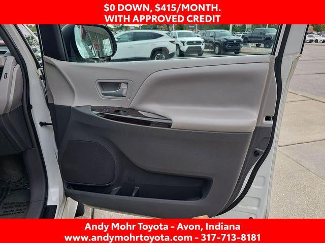 2017 Toyota Sienna XLE Premium 8 Passenger