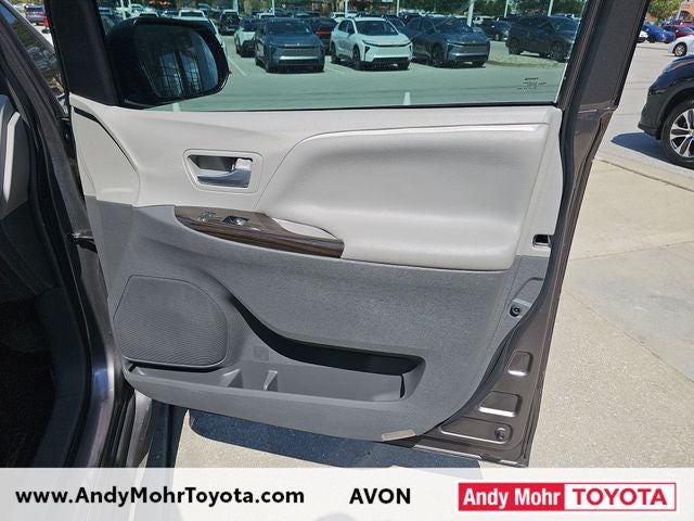 2019 Toyota Sienna XLE 8 Passenger