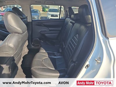 2020 Toyota Highlander LE