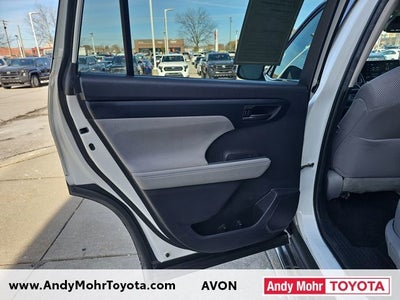 2022 Toyota Highlander LE