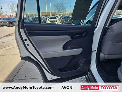 2022 Toyota Highlander LE