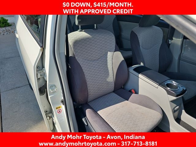 2016 Toyota Prius v Two