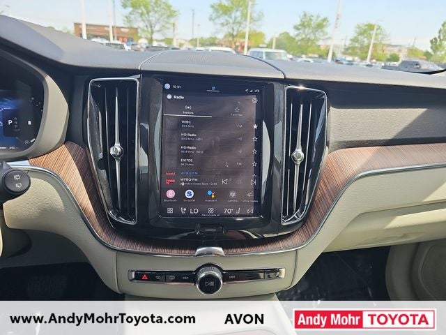 2022 Volvo XC60 B5 Momentum