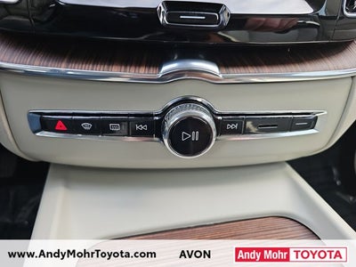 2022 Volvo XC60 B5 Momentum