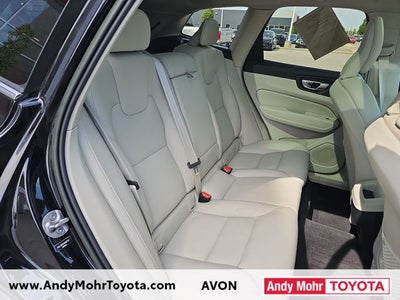 2022 Volvo XC60 B5 Momentum