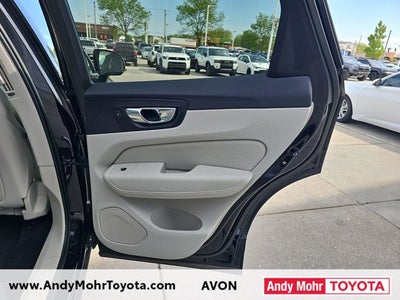 2022 Volvo XC60 B5 Momentum