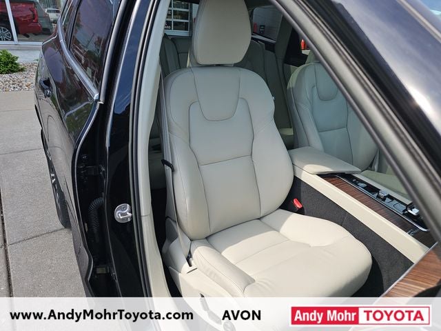 2022 Volvo XC60 B5 Momentum