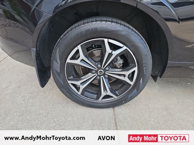 2022 Volvo XC60 B5 Momentum