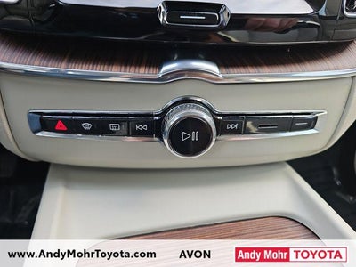 2022 Volvo XC60 B5 Momentum