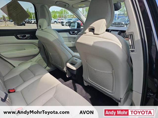 2022 Volvo XC60 B5 Momentum